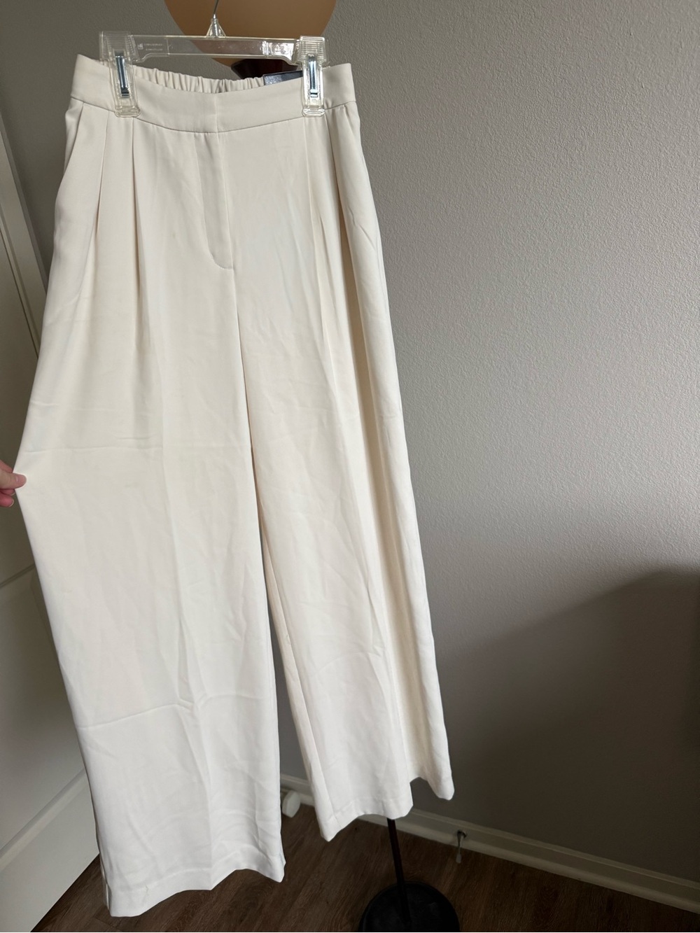 Express Cream Wide-Leg Pleated Trousers
